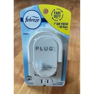 NEW Febreze Alternating Scented Oil Warmer Wall Plug In Only